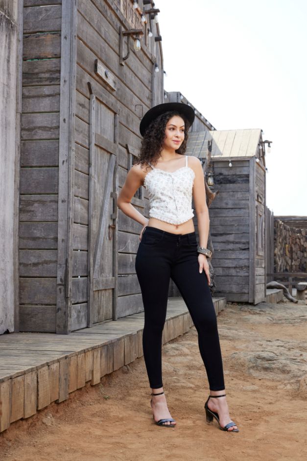 1/ MIDWAIST